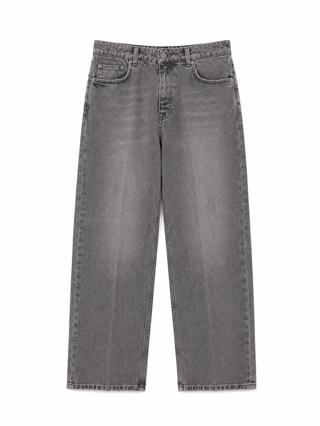 b4610afb 9983 4f2e 80a2 3db1354c92f9. Grey